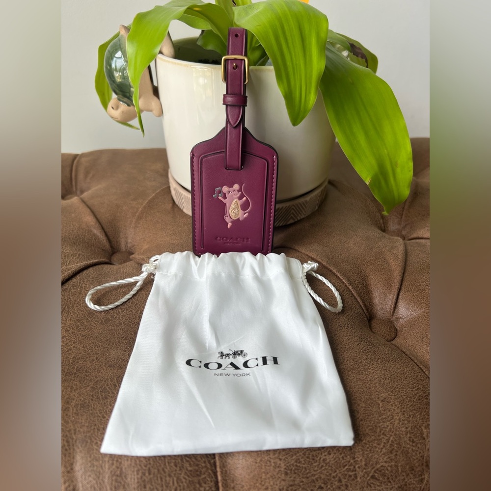 NWOT COACH DEEP RASPBERRY LEATHER DANCING MOUSE LUGGAGE TAG - Picture 2 of 4